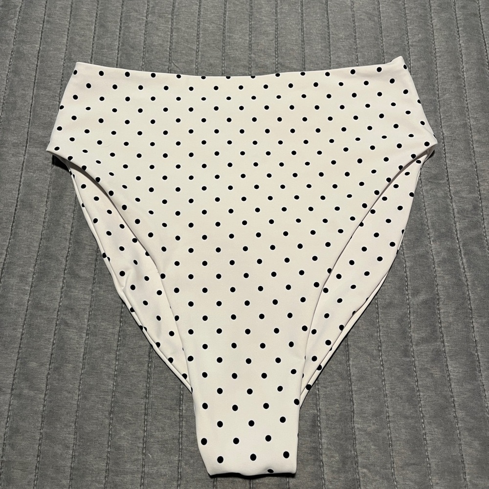 Skatie Monroe bottoms polka dots size small